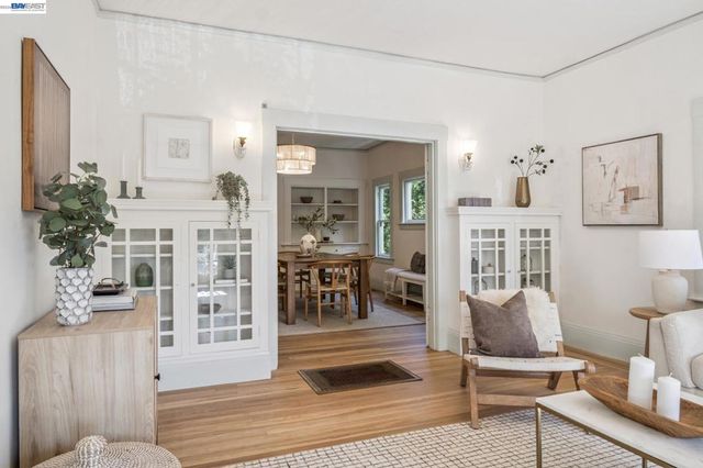 2221 Roosevelt, Berkeley, CA 94703