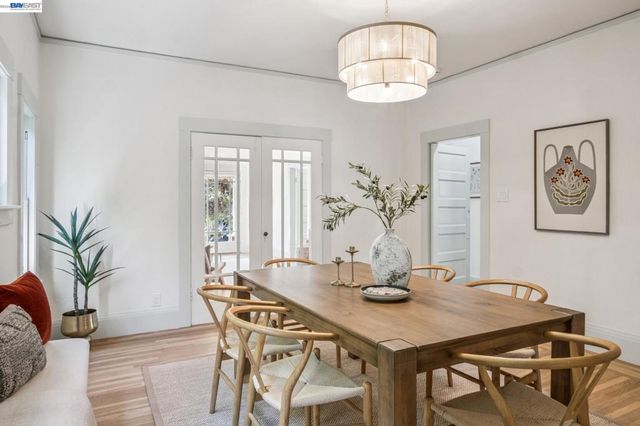 2221 Roosevelt, Berkeley, CA 94703