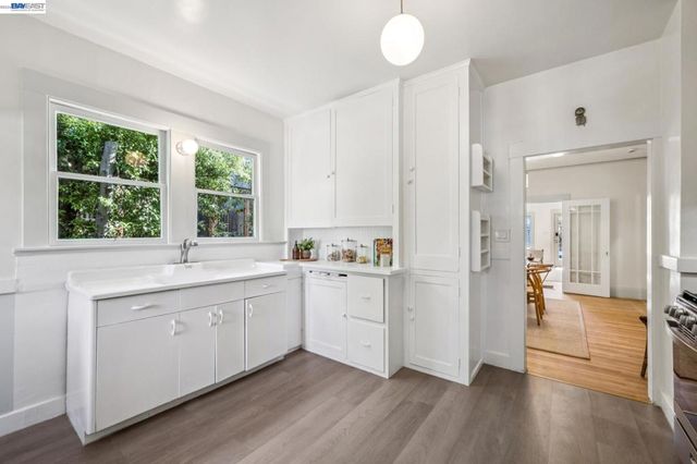 2221 Roosevelt, Berkeley, CA 94703