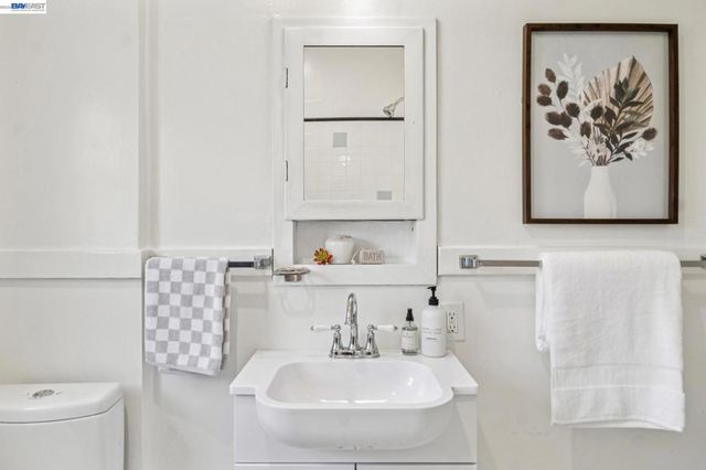 2221 Roosevelt, Berkeley, CA 94703