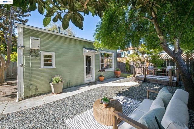 2221 Roosevelt, Berkeley, CA 94703