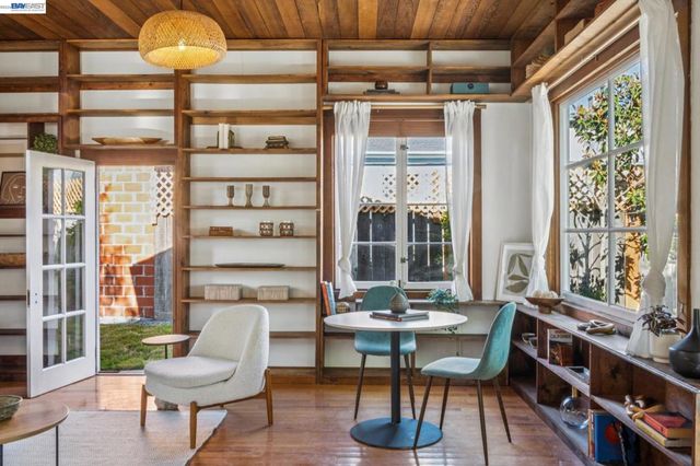 2221 Roosevelt, Berkeley, CA 94703