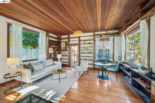 2221 Roosevelt, Berkeley, CA 94703