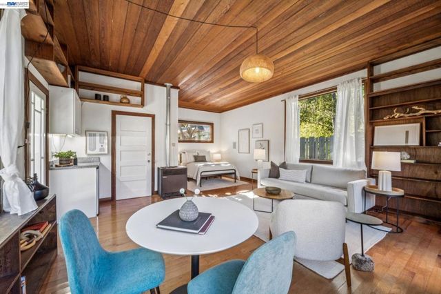 2221 Roosevelt, Berkeley, CA 94703