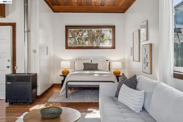 2221 Roosevelt, Berkeley, CA 94703