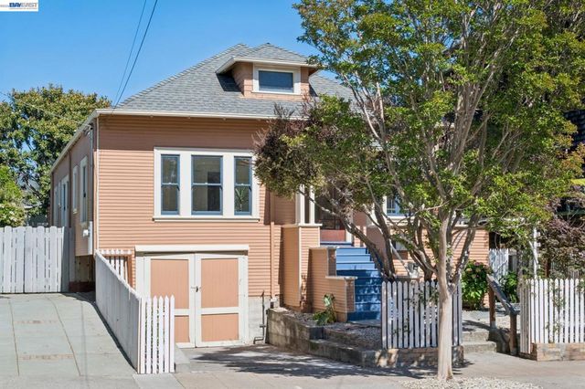 2221 Roosevelt, Berkeley, CA 94703
