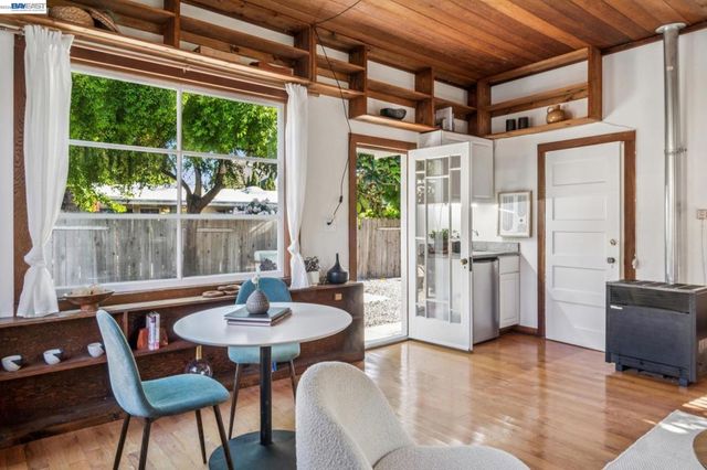 2221 Roosevelt, Berkeley, CA 94703