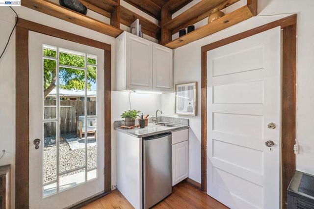 2221 Roosevelt, Berkeley, CA 94703