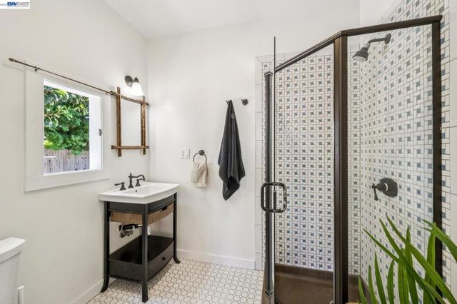 2221 Roosevelt, Berkeley, CA 94703