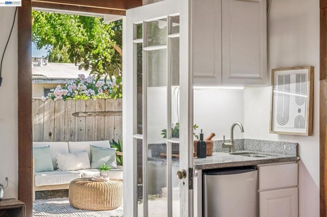 2221 Roosevelt, Berkeley, CA 94703