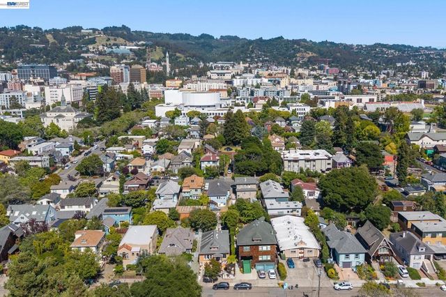 2221 Roosevelt, Berkeley, CA 94703