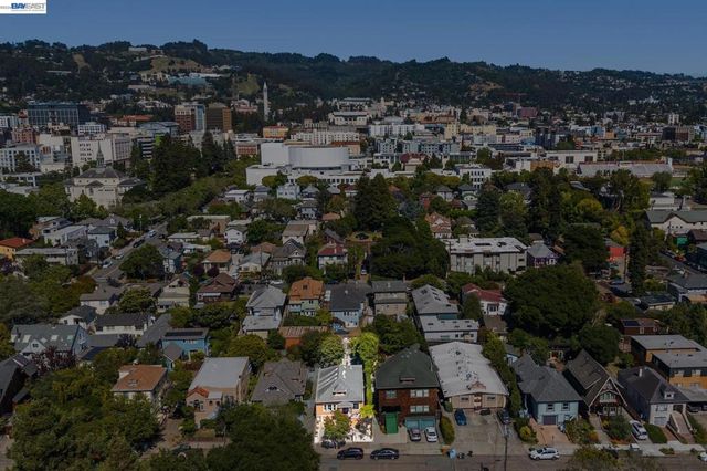 2221 Roosevelt, Berkeley, CA 94703