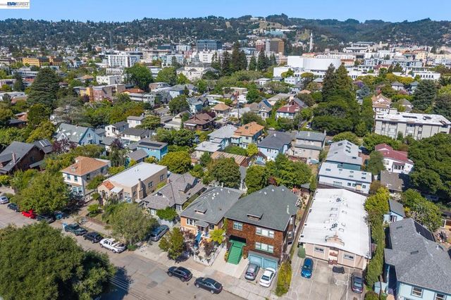 2221 Roosevelt, Berkeley, CA 94703