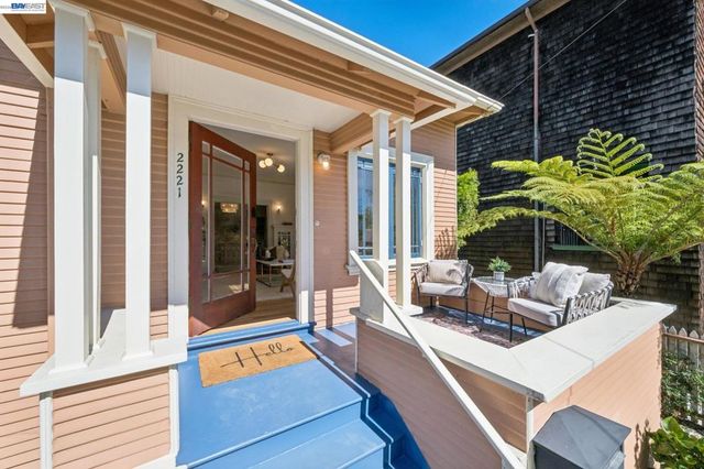 2221 Roosevelt, Berkeley, CA 94703