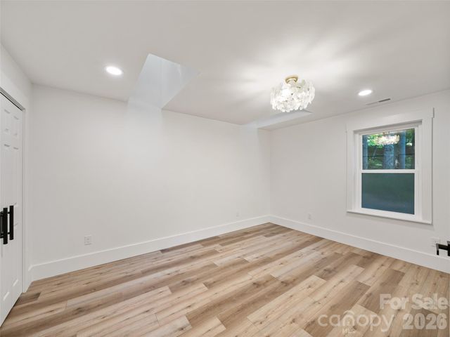 81 Summer Trees Lane, Burnsville, NC 28714