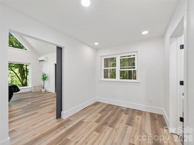 81 Summer Trees Lane, Burnsville, NC 28714