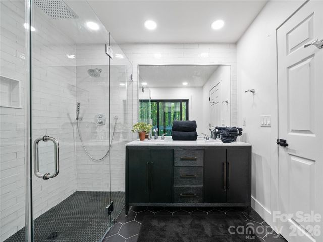 81 Summer Trees Lane, Burnsville, NC 28714