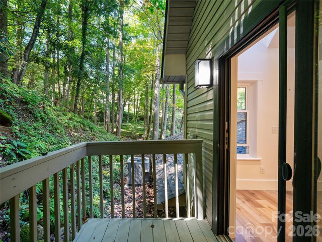81 Summer Trees Lane, Burnsville, NC 28714