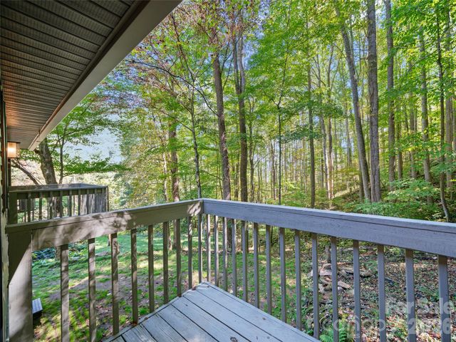 81 Summer Trees Lane, Burnsville, NC 28714