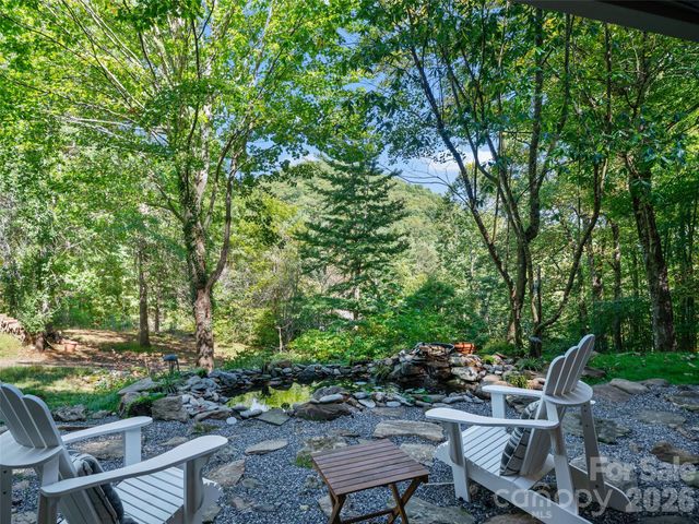 81 Summer Trees Lane, Burnsville, NC 28714