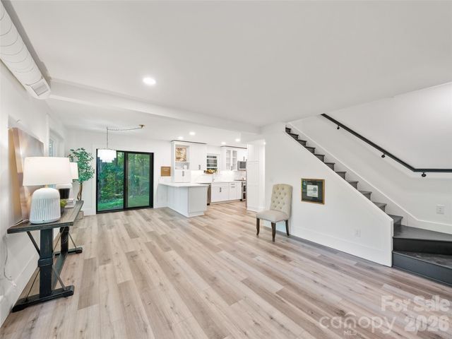 81 Summer Trees Lane, Burnsville, NC 28714