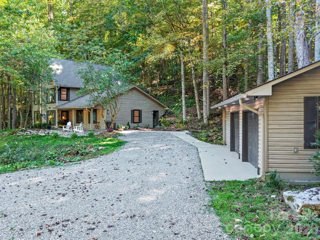 81 Summer Trees Lane, Burnsville, NC 28714