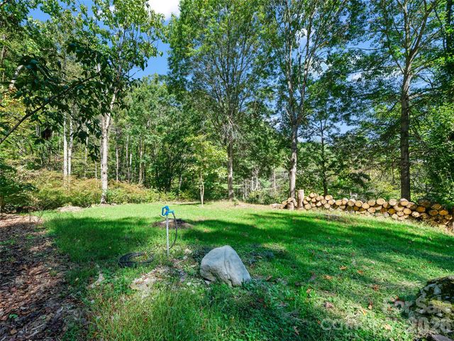81 Summer Trees Lane, Burnsville, NC 28714
