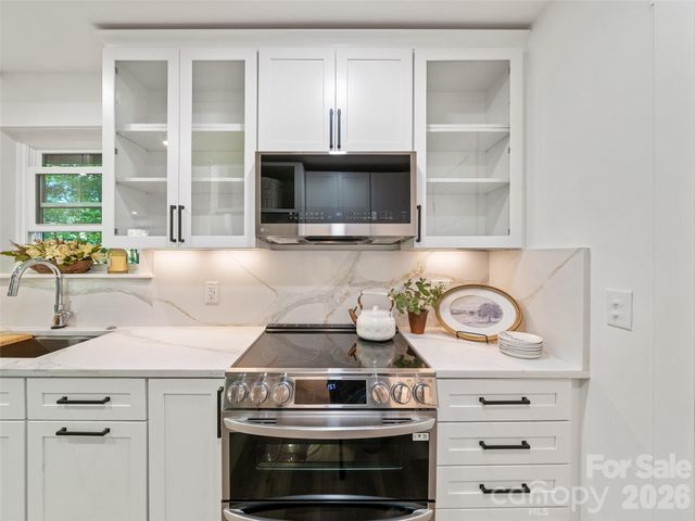 81 Summer Trees Lane, Burnsville, NC 28714