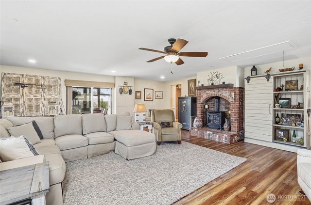 11043 Bayview Edison Road, Mount Vernon, WA 98273