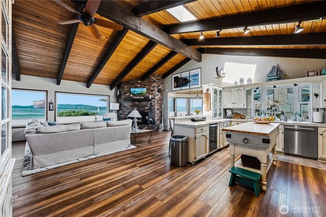 11043 Bayview Edison Road, Mount Vernon, WA 98273