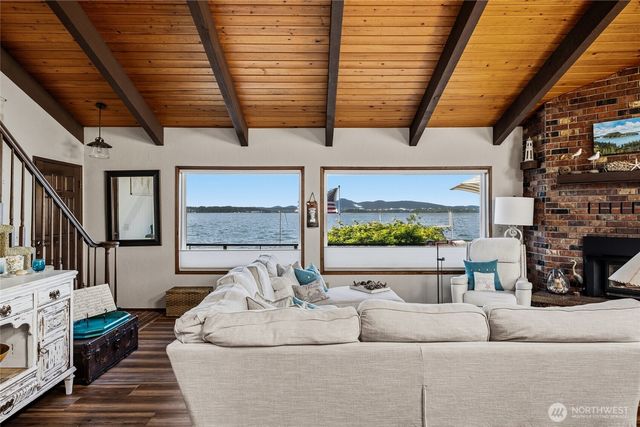 11043 Bayview Edison Road, Mount Vernon, WA 98273