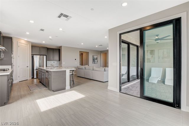 6442 Corsari Ridge Street, Las Vegas, NV 89166