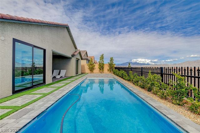 6442 Corsari Ridge Street, Las Vegas, NV 89166