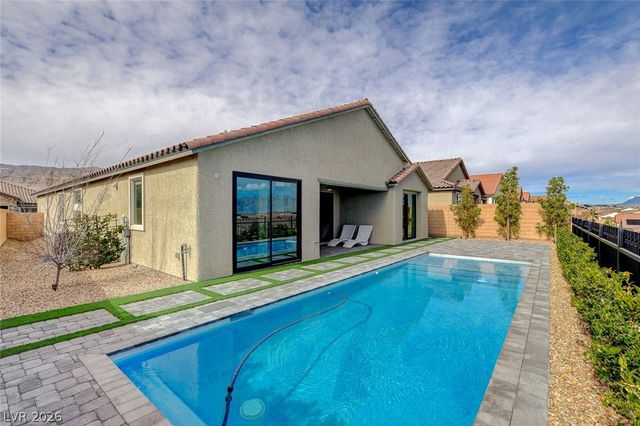 6442 Corsari Ridge Street, Las Vegas, NV 89166