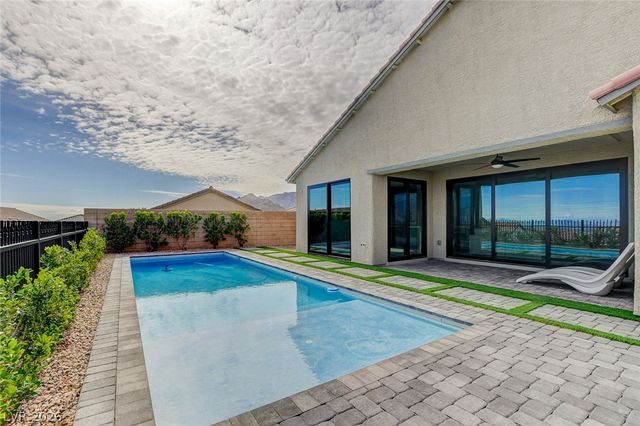 6442 Corsari Ridge Street, Las Vegas, NV 89166