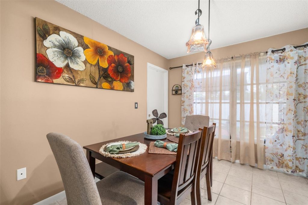 Image 14 of property listing at 4201 WESTMINSTER ROAD, Sebring, FL 33875