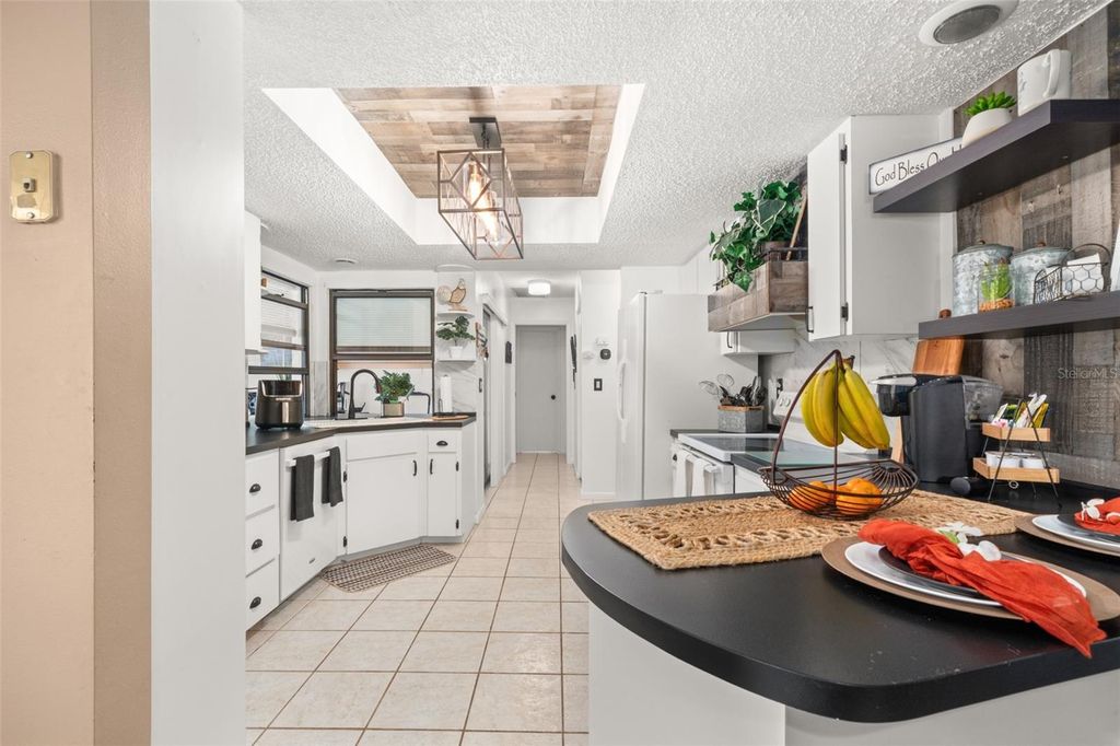 Image 10 of property listing at 4201 WESTMINSTER ROAD, Sebring, FL 33875