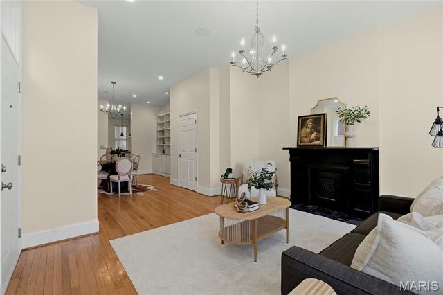 2344 Rutger Street, St Louis, MO 63104