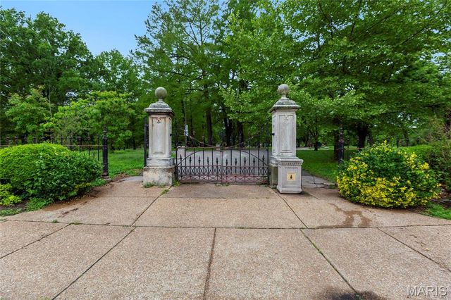 2344 Rutger Street, St Louis, MO 63104