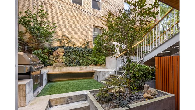 60 MONTGOMERY Place, New York City, NY 11215
