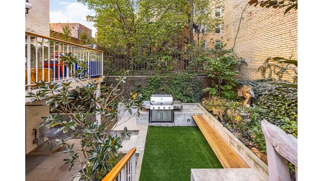 60 MONTGOMERY Place, New York City, NY 11215