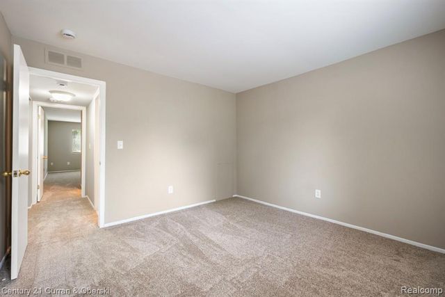 26596 Franklin Pointe Drive, Southfield, MI 48034