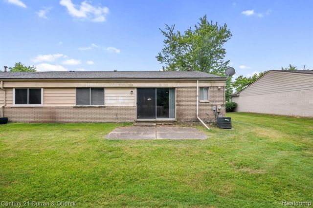 26596 Franklin Pointe Drive, Southfield, MI 48034