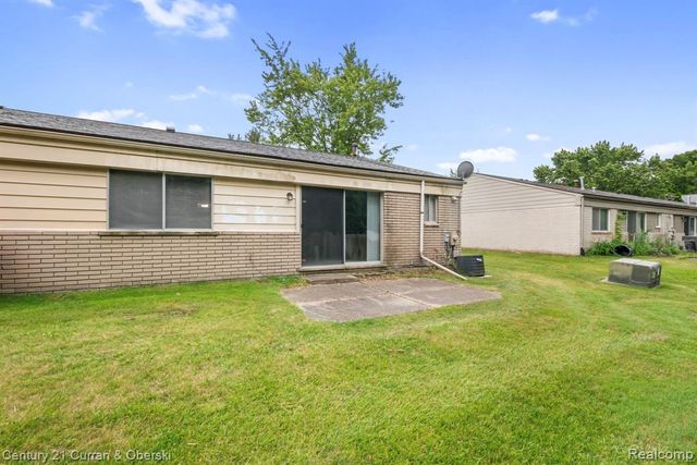 26596 Franklin Pointe Drive, Southfield, MI 48034