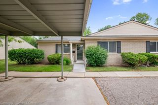 26596 Franklin Pointe Drive, Southfield, MI 48034