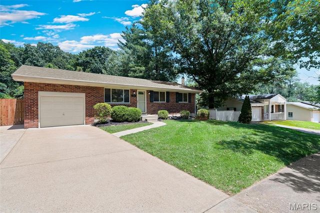 704 La Marite Drive, Manchester, MO 63021