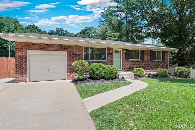 704 La Marite Drive, Manchester, MO 63021