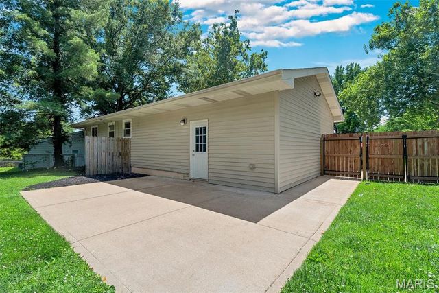 704 La Marite Drive, Manchester, MO 63021