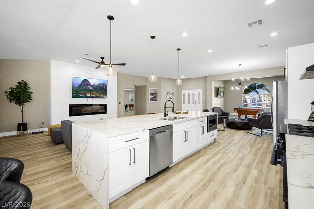 137 La Mirada Drive, Henderson, NV 89015