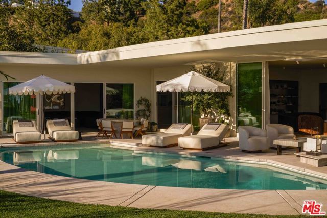 1862 Loma Vista Drive, Beverly Hills, CA 90210